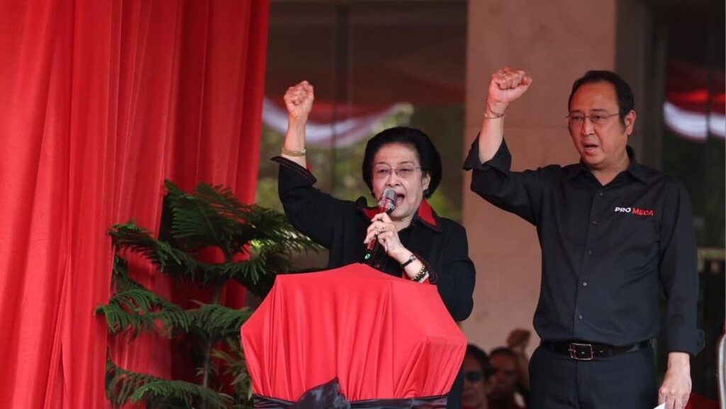 Megawati Meresmikan Monumen Patung Kudatuli di Jakarta Pusat