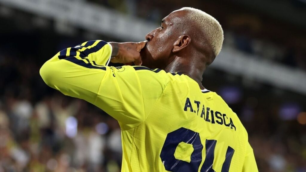 Fenerbahce unggul 1-0 atas Gornik Zabrze lewat Talisca