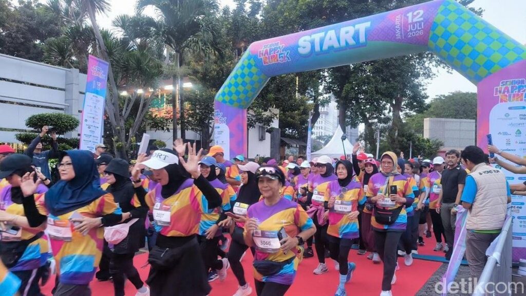 Kementerian Pariwisata Fasilitasi Ribuan Pelari Lanjut Usia dalam Senior Happy Run 2026