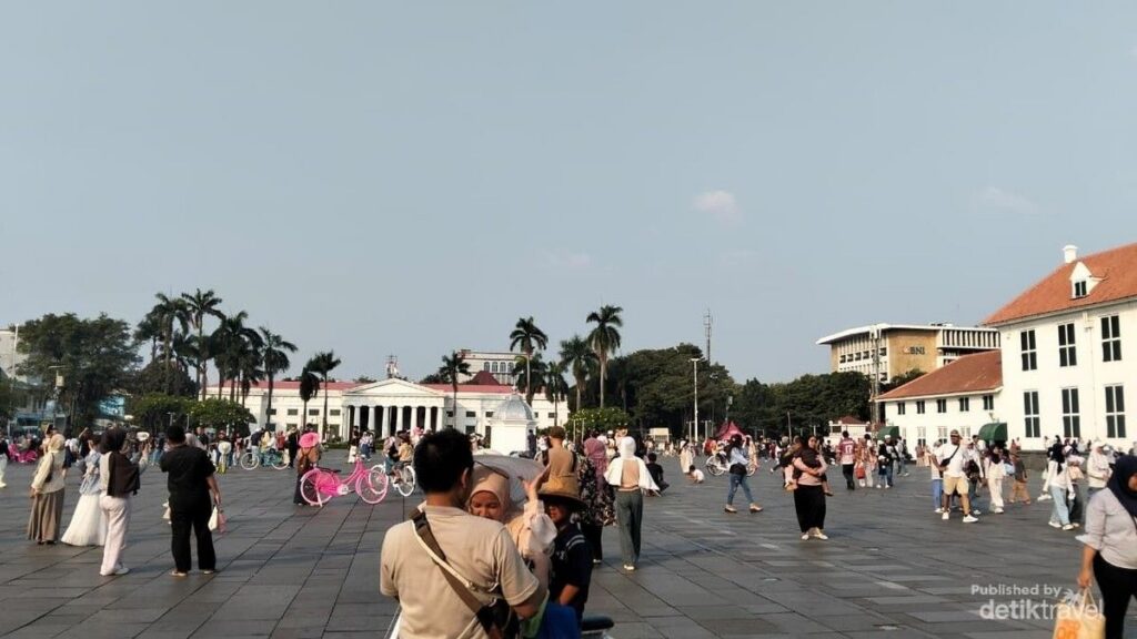 Kawasan Kota Tua Jakarta Tawarkan Wisata Sejarah dan Rekreasi Keluarga