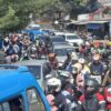 Polisi Terapkan One Way Urai Kepadatan Lalu Lintas di Puncak