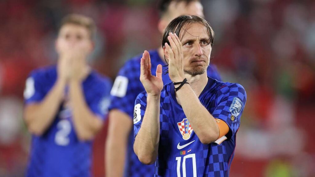Luka Modric Perpanjang Kontrak di AC Milan dan Pensiun dari Timnas