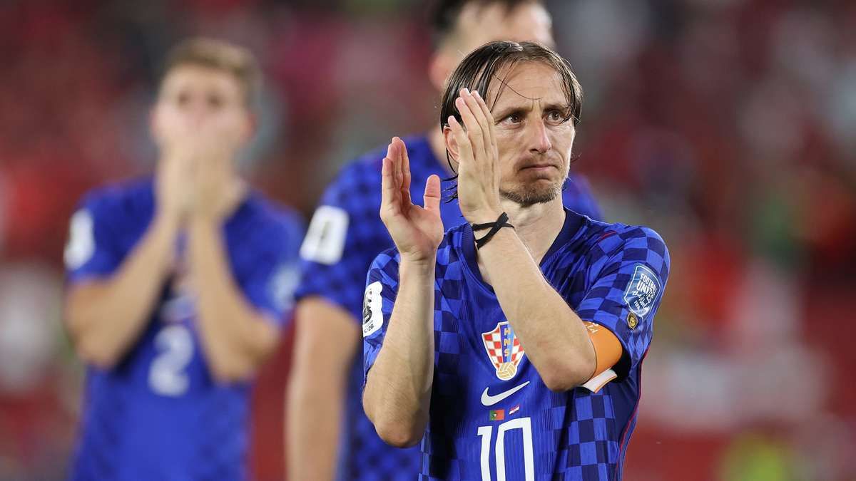 Luka Modric Perpanjang Kontrak di AC Milan dan Pensiun dari Timnas