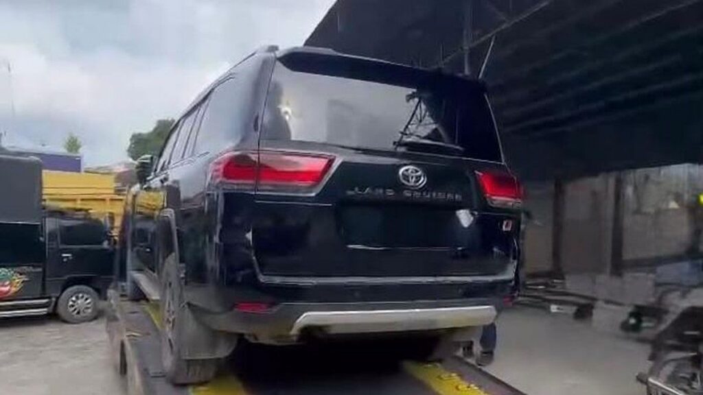 KPK Sita Land Cruiser dalam Kasus Suap Bupati Kuansing