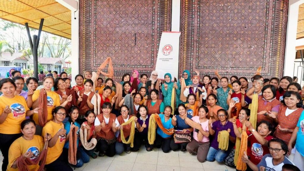 Dekranas Dukung Tenun Tana Toraja Jadi Penggerak Ekonomi Kreatif