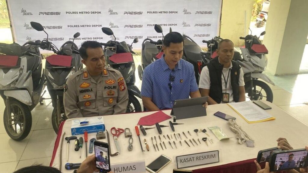 Polisi Tangkap Delapan Pencuri Motor Berjimat Tali Pocong di Depok
