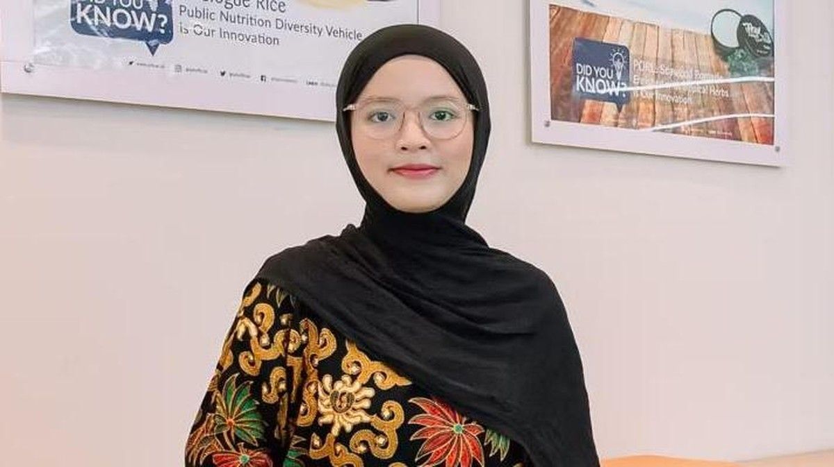 Lulusan IPB Aulia Nurul Hikmah Raih Predikat Terbaik