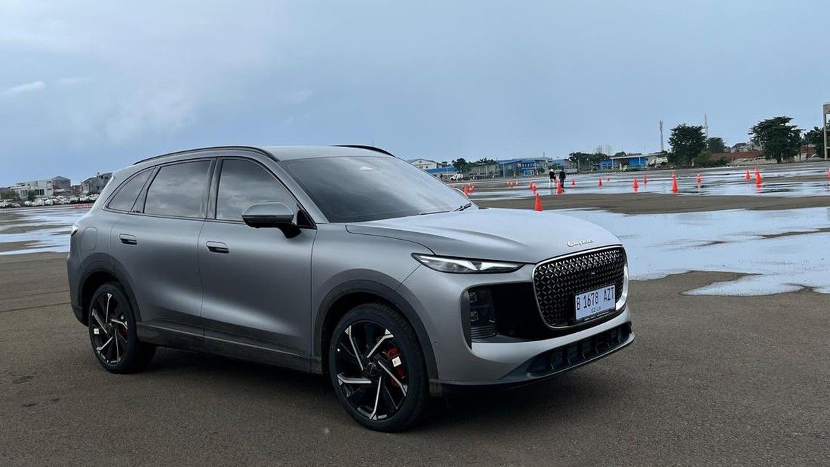 Lepas Resmi Memasarkan SUV L8 Harga Rp589 Juta di Indonesia
