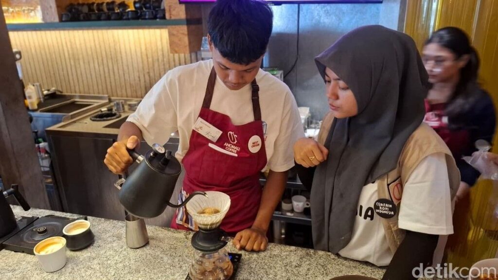 Anomali Coffee Gelar Program Magang Barista bagi Remaja Sekolah