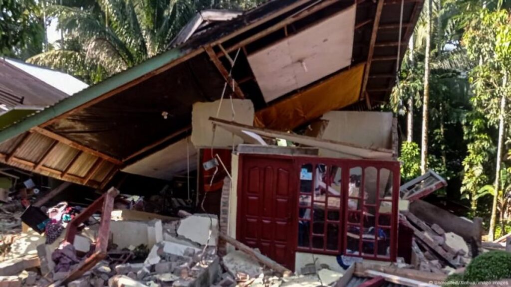 Gempa Magnitudo 7,1 Guncang Kumamoto Pusat Perbelanjaan Ambruk