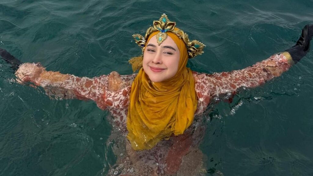 Ria Ricis Bangun Kolam Renang Kedalaman 5 Meter di Rumah Baru