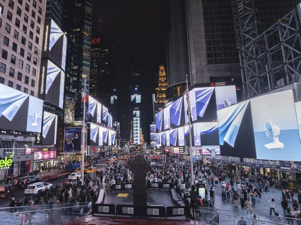 Kolektif Tromarama Bandung Pajang Karya Seni Media Art di Times Square New York