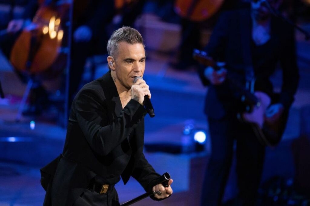 Robbie Williams Klarifikasi Insiden Permen Mint di Panggung Penutupan Piala Dunia 2026