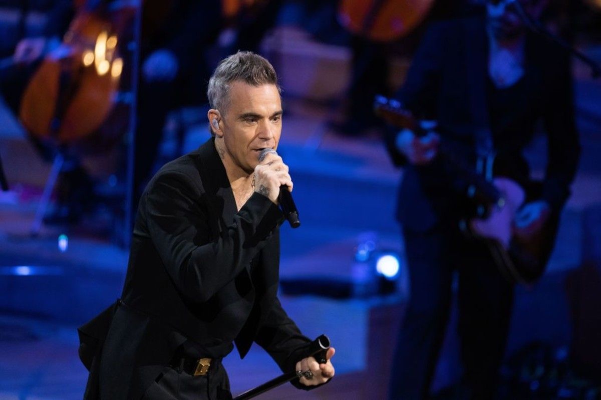 Robbie Williams Klarifikasi Insiden Permen Mint di Panggung Penutupan Piala Dunia 2026