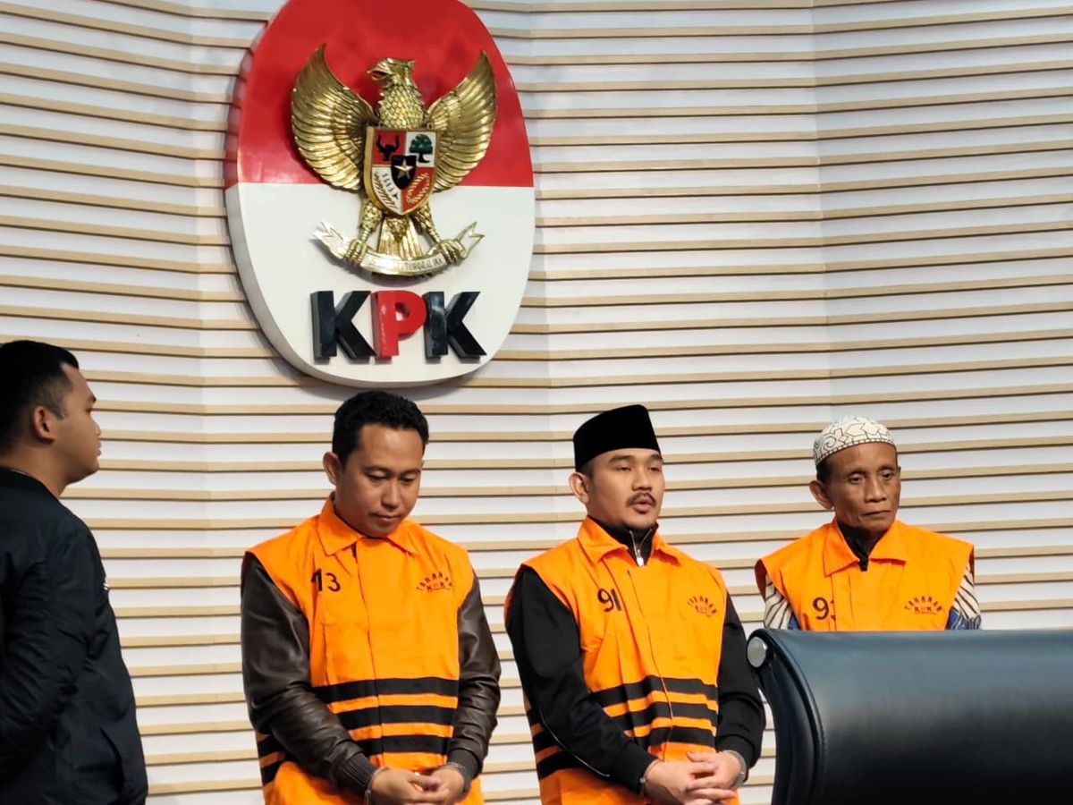 KPK Tahan Anggota DPRD Jatim Moch Mahrus Terkait Suap Dana Hibah