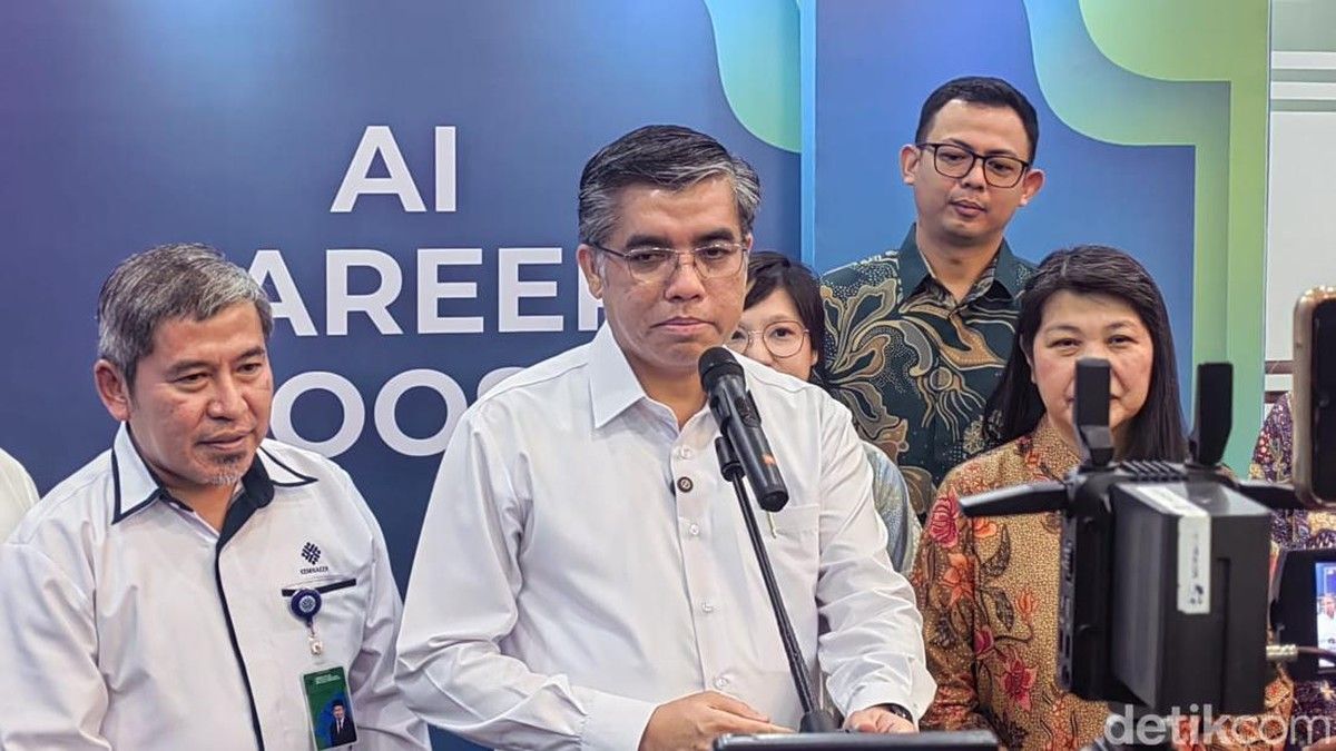 Menaker Yassierli Soroti Dampak AI Terhadap Dunia Kerja