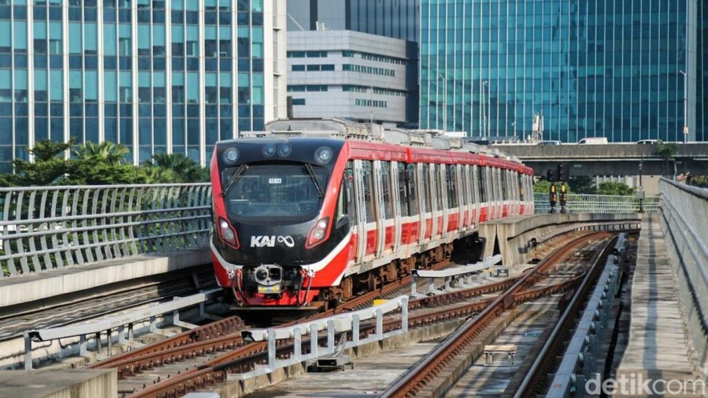 LRT Jabodebek Alami Gangguan Listrik dan Suara Kencang di Cawang