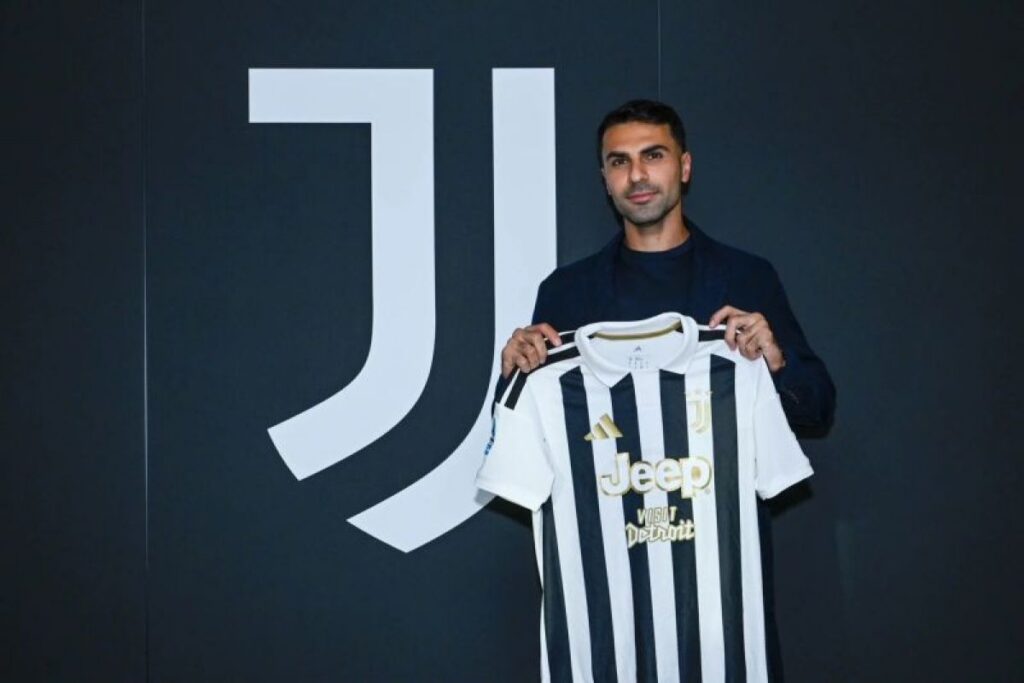 Juventus Resmikan Transfer Zeki Celik Setelah Bajak dari AS Roma