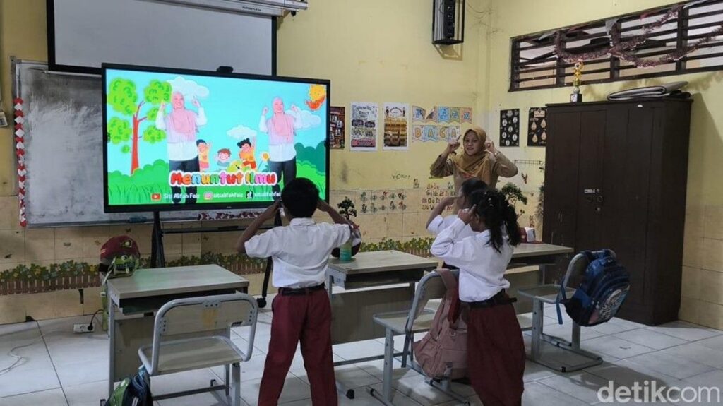 Penyebab Sekolah Sepi Peminat SPMB 2026/2027 Menurut Pengamat
