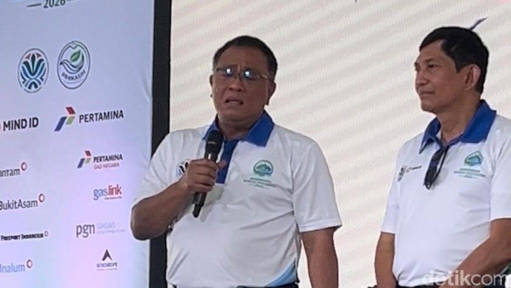 Menteri LH Tangisi Program Makan Bergizi Gratis di Mojokerto