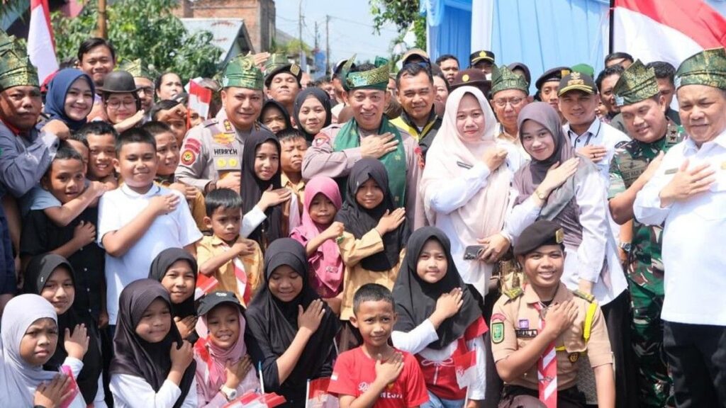 Kapolri Listyo Sigit Resmikan 80 Jembatan Merah Putih Presisi di Riau