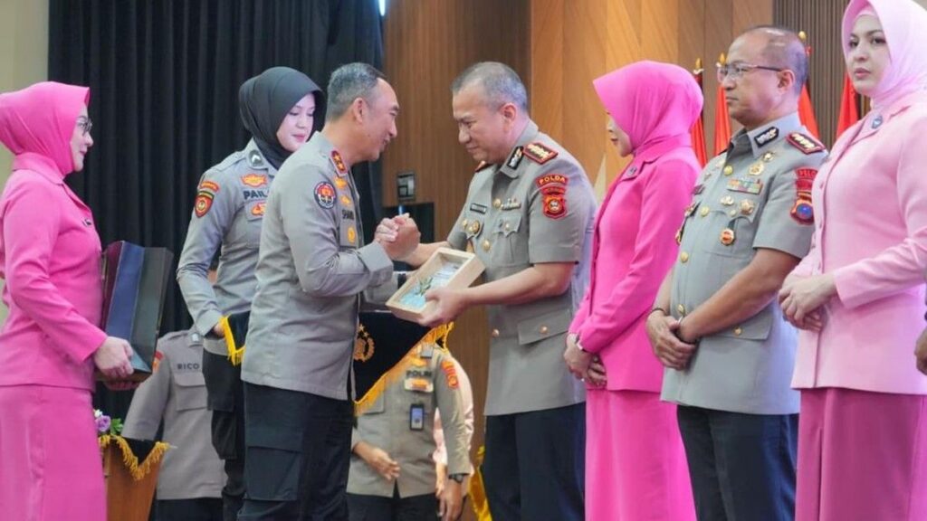 Kapolda Sumsel Rotasi Sejumlah Pejabat Utama dan Kapolres
