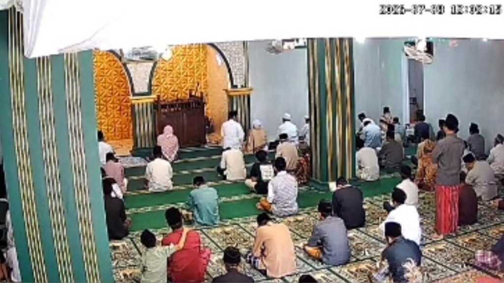 Muazin Meninggal Dunia Saat Kumandangkan Azan di Masjid Pandeglang