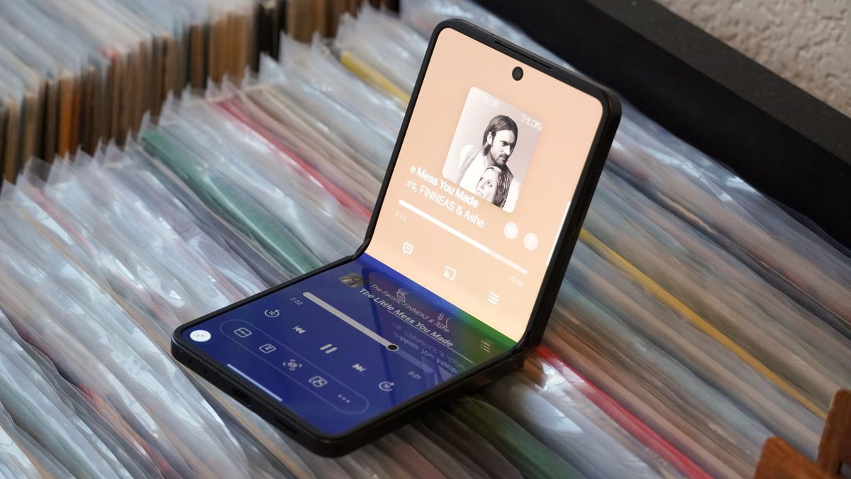 Samsung Luncurkan Galaxy Z Fold8 untuk Saingi Ponsel Lipat Apple
