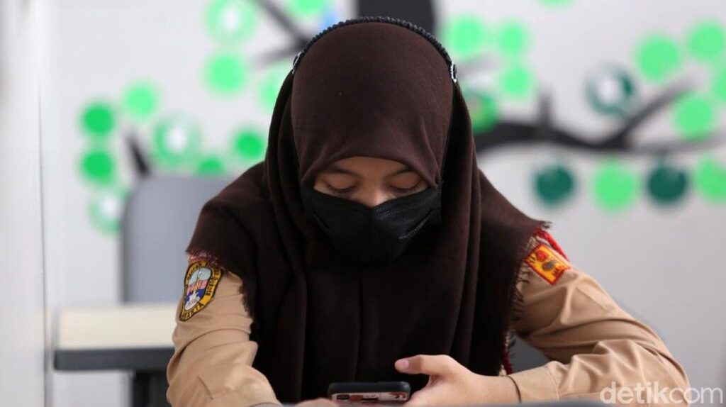 Aturan Kemendikdasmen Terkait Pembatasan Penggunaan Gawai di Sekolah