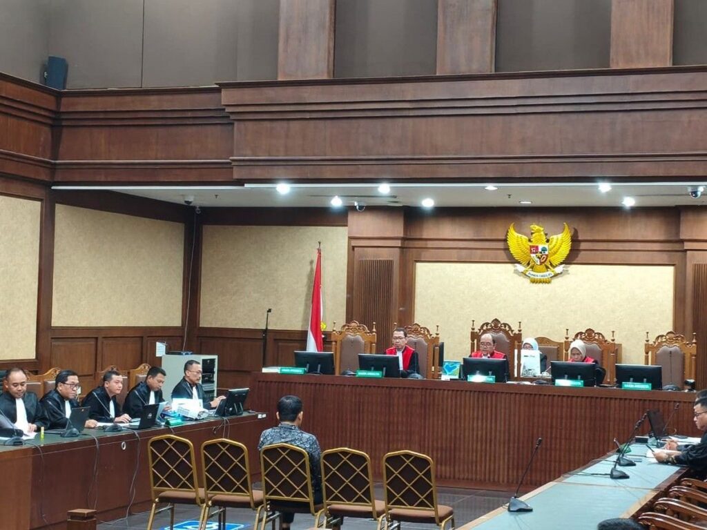 Eks Pejabat Bea Cukai Akui Terima Uang Singapore Dollar dari Blueray