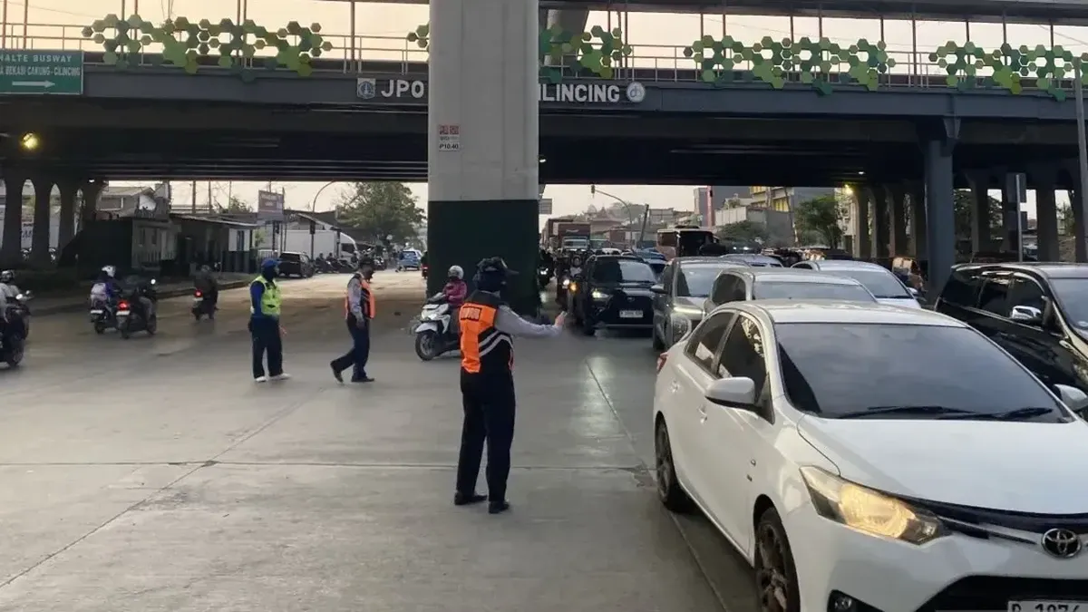 Simpang Kolong Cakung Direkayasa Cegah Kemacetan Truk