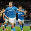 Napoli Permanenkan Rasmus Hojlund dari Manchester United
