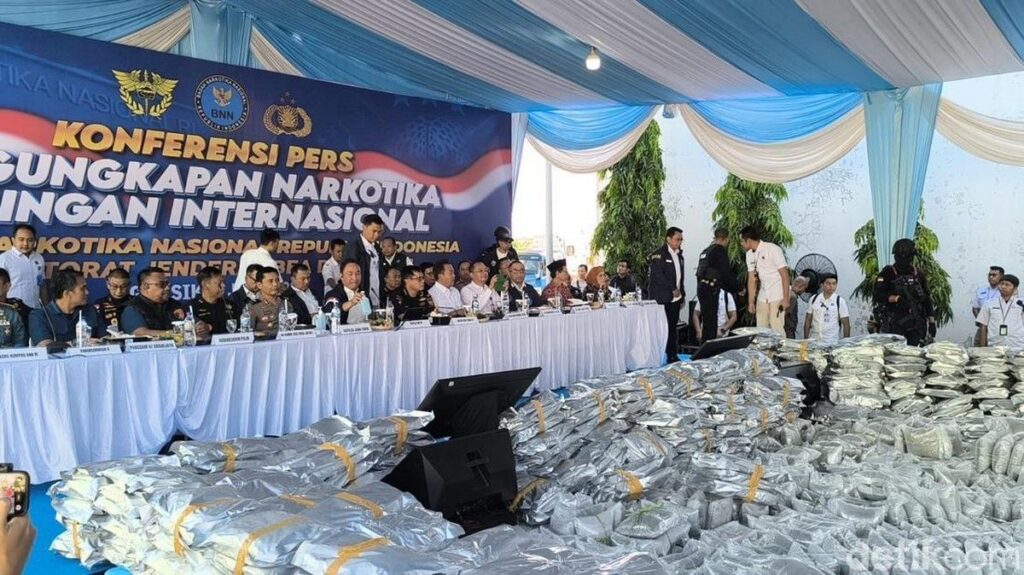 BNN dan Bea Cukai Sita 3,37 Ton Ganja di Gresik