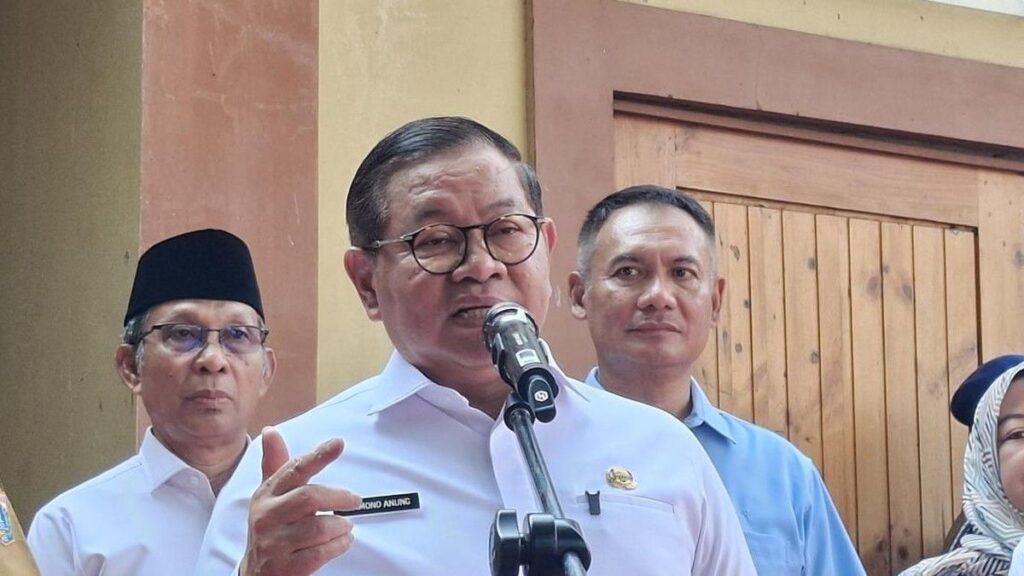 Pramono Anung Prioritaskan Kartu Lansia Jakarta Bagi Warga Kurang Mampu