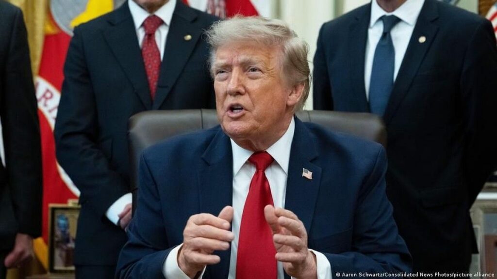 Donald Trump Tegaskan Serangan Militer AS ke Iran Baru Berhenti jika Dirinya Perintahkan Cukup