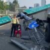 Mobil Dinas TNI Kecelakaan di Depan Gedung DPR Jakarta Pusat