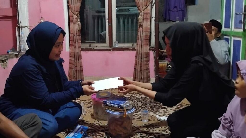 Kemensos Salurkan Bantuan bagi Keluarga Satpam Waduk Jatiluhur