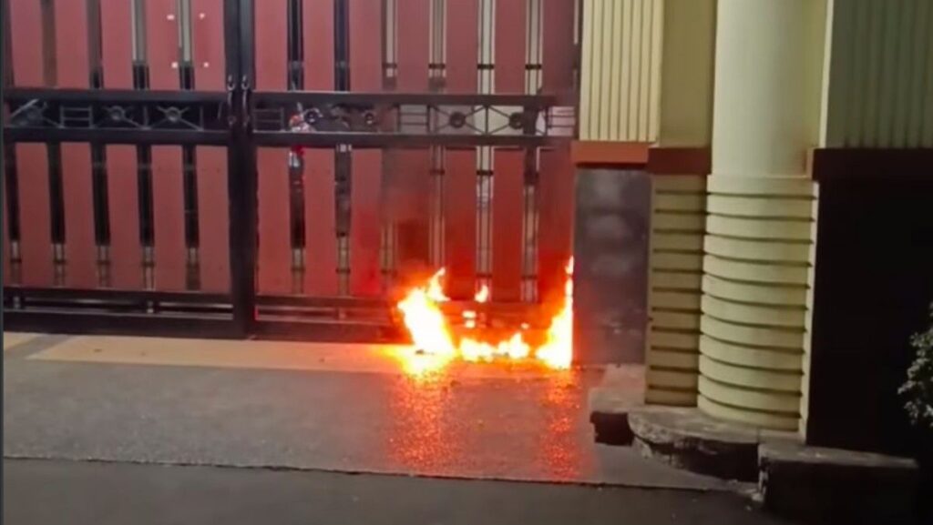 OTK Lempar Bom Molotov ke Rumah Pengacara di Ciracas