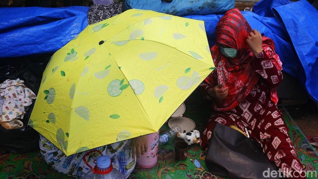 Pemprov DKI Jakarta Tertibkan Pengungsi Asing di Trotoar UNHCR Jaksel