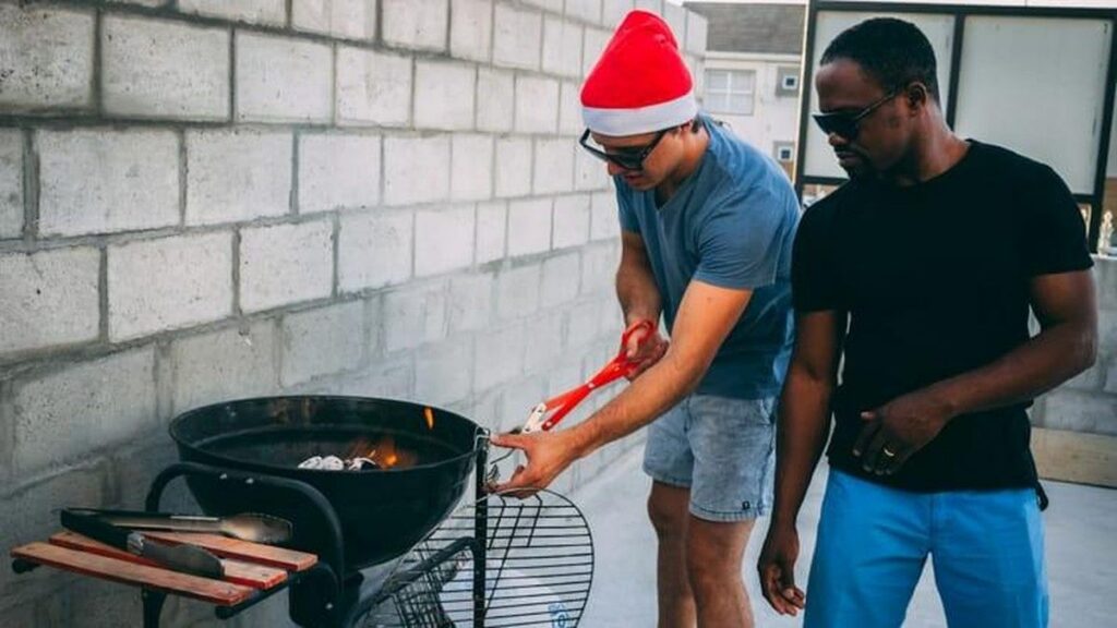 Masyarakat Rusia Kini Bisa Sewa Teman untuk Temani Barbeku dan Panggang Daging
