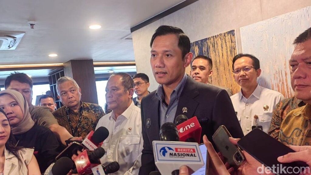 AHY Bahas Rencana Bandara Kertajati Jadi Pusat Perawatan Pesawat Hercules