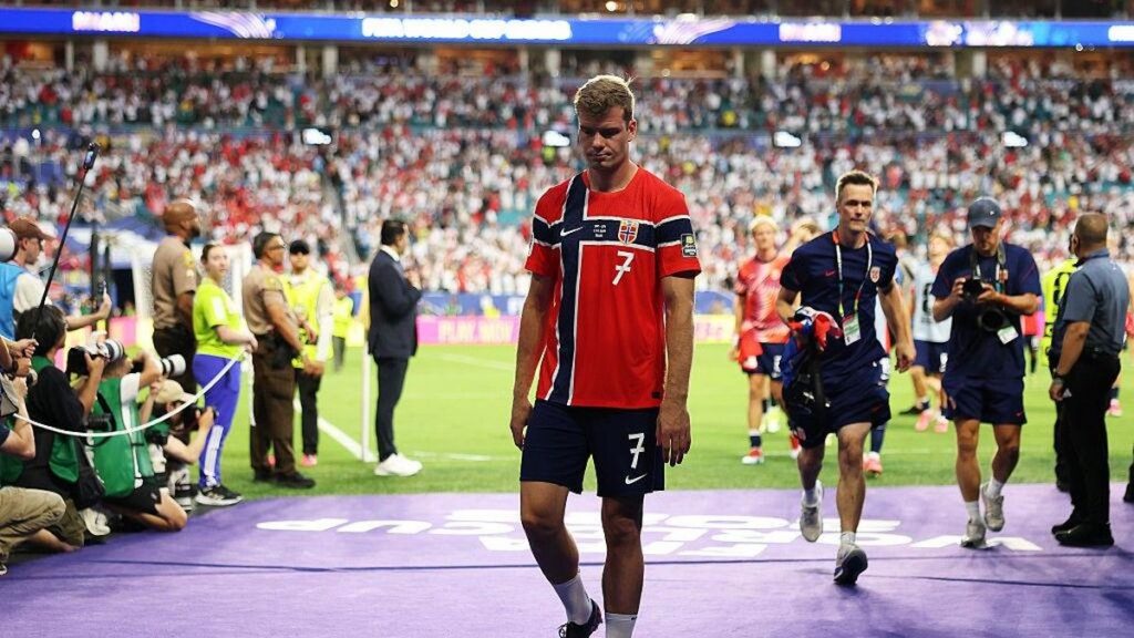 Gagal Oper Bola ke Erling Haaland, Alexander Sorloth Panen Kritik Warganet