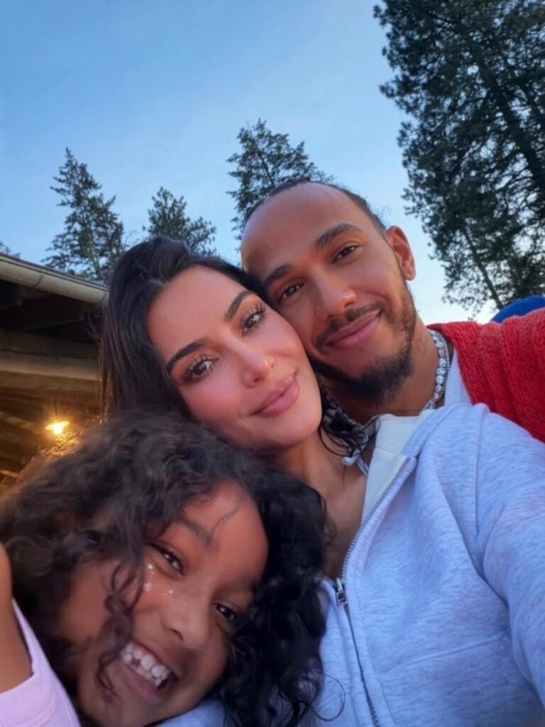 Lewis Hamilton Akui Hubungan Asmara dengan Kim Kardashian