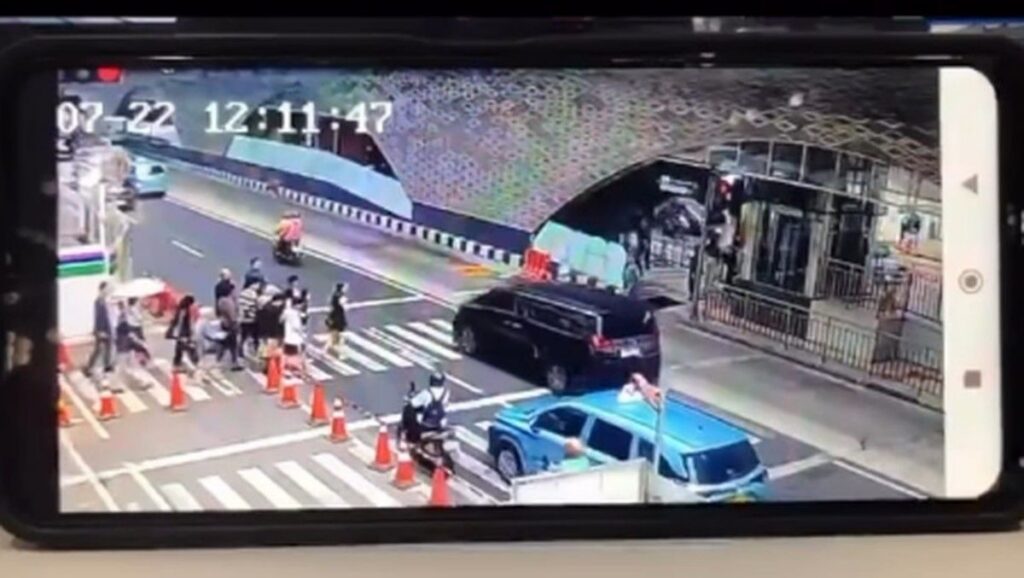 Pengemudi Alphard Terobos Lampu Merah Bundaran HI Sepakat Berdamai