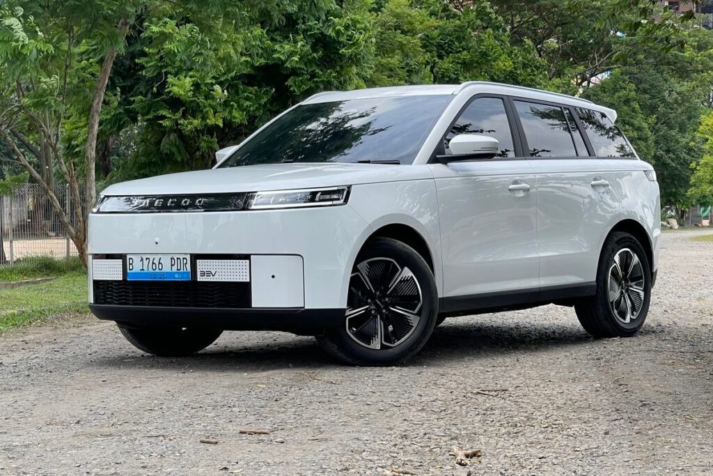 Chery Uji Jaecoo J5 Terbaru dengan Sensor LiDAR dan Mesin Hybrid Baru