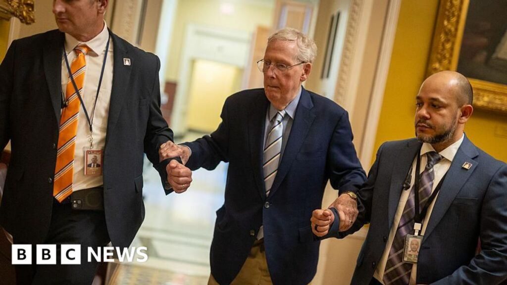 Petinggi Partai Republik Telepon Mitch McConnell di Tengah Perawatan Rumah Sakit