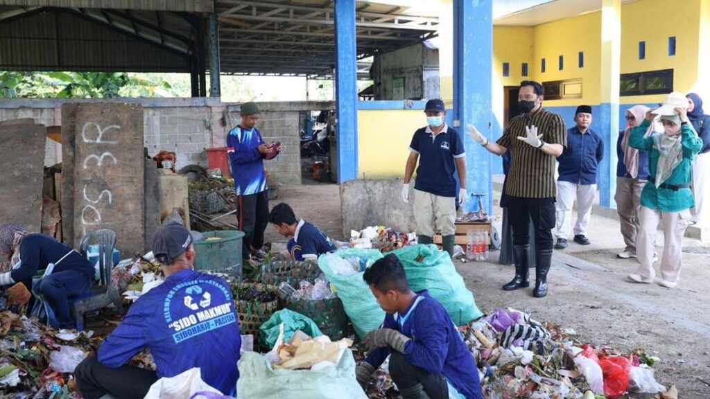 Ibas Dorong Pengelolaan Sampah Menjadi Gerakan Ekonomi Baru di Pacitan