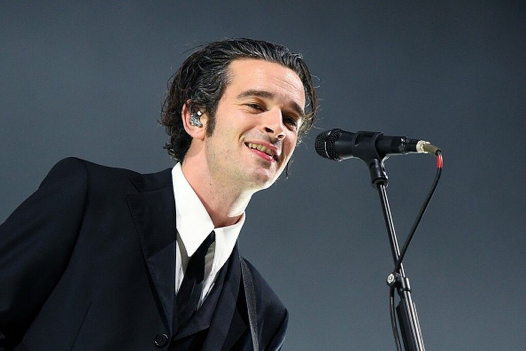 Matty Healy Vokalis The 1975 Resmi Menikahi Model Gabbriette di Los Angeles