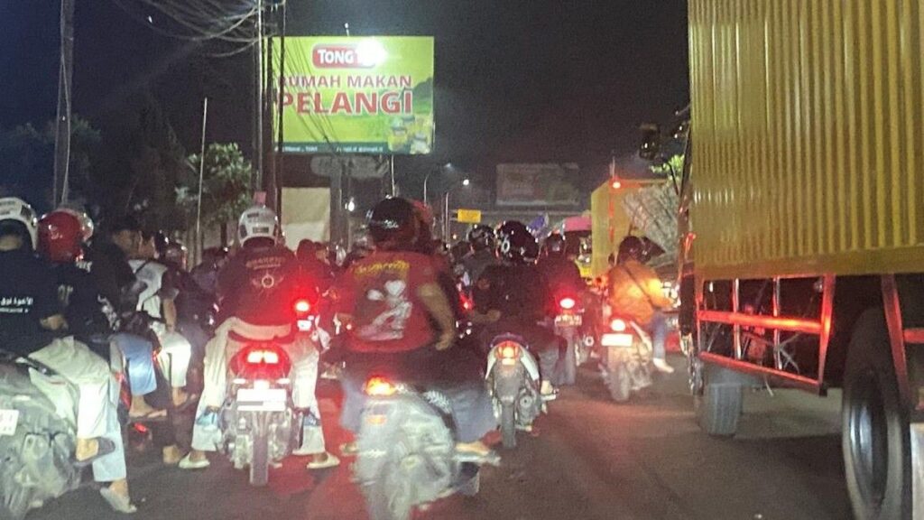 Konvoi Pesilat PSHT Sumbat Jalur Semarang-Solo