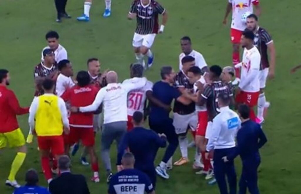 Laga Fluminense Lawan Bragantino Berakhir Ricuh dan Hasilkan Tiga Kartu Merah